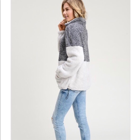 ✨Two Tone Zip Up Fuzzy Fleece Jacket✨LAST ONE! - Picture 2 of 4